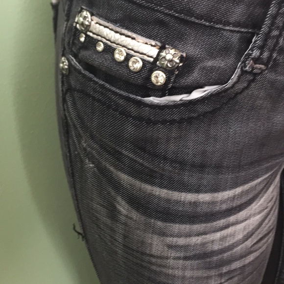 Request Jeans - Picture 5 of 7